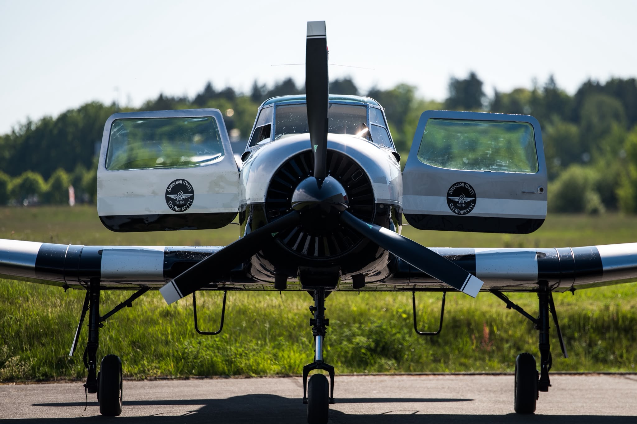 Rundflug mit der legendären Yakovlev Yak-18T über Leipzig ab Flugplatz Taucha