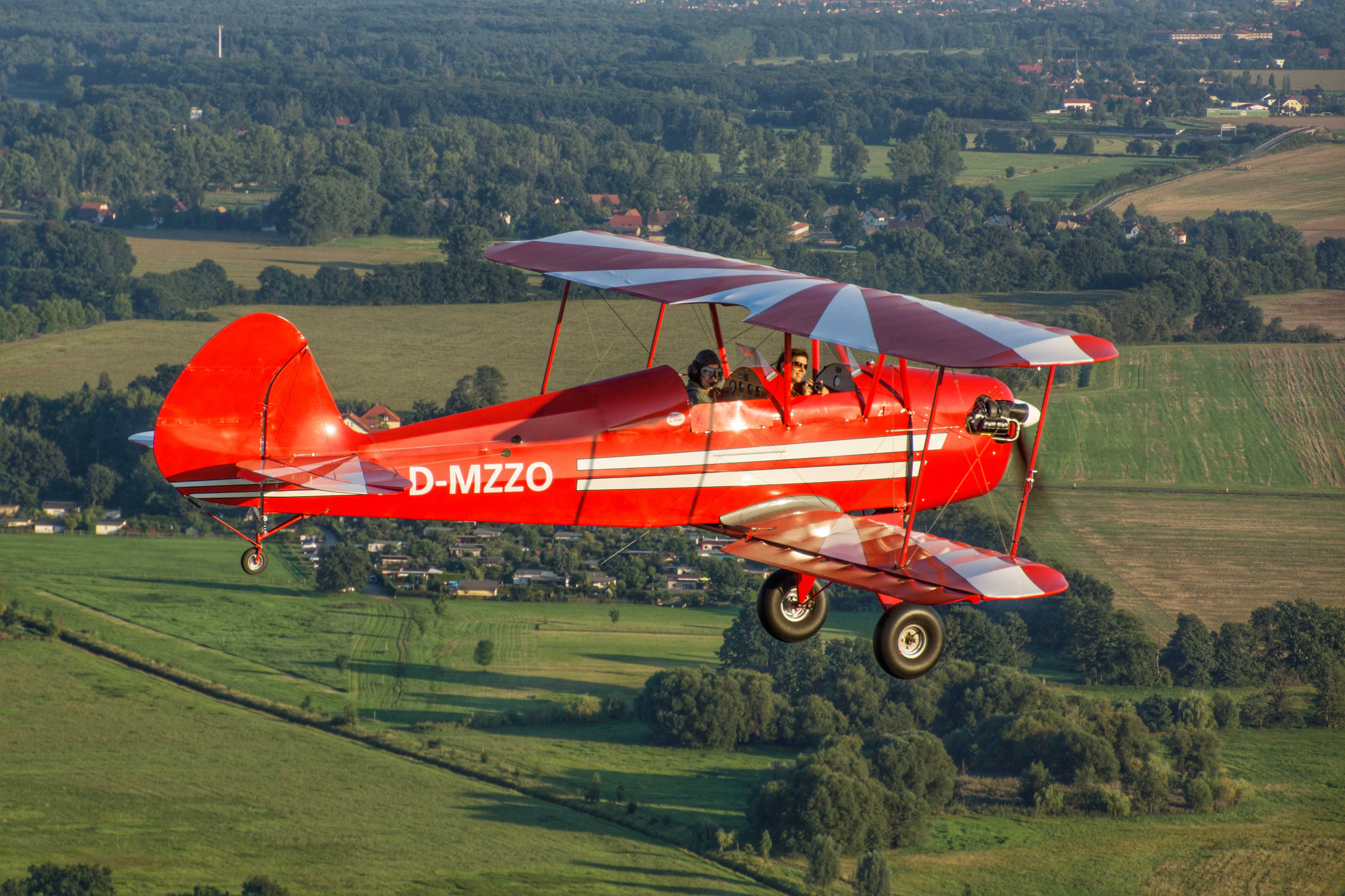 Doppeldecker-15 Rundflug im offenen Doppeldecker 60 Minuten über Leipzig