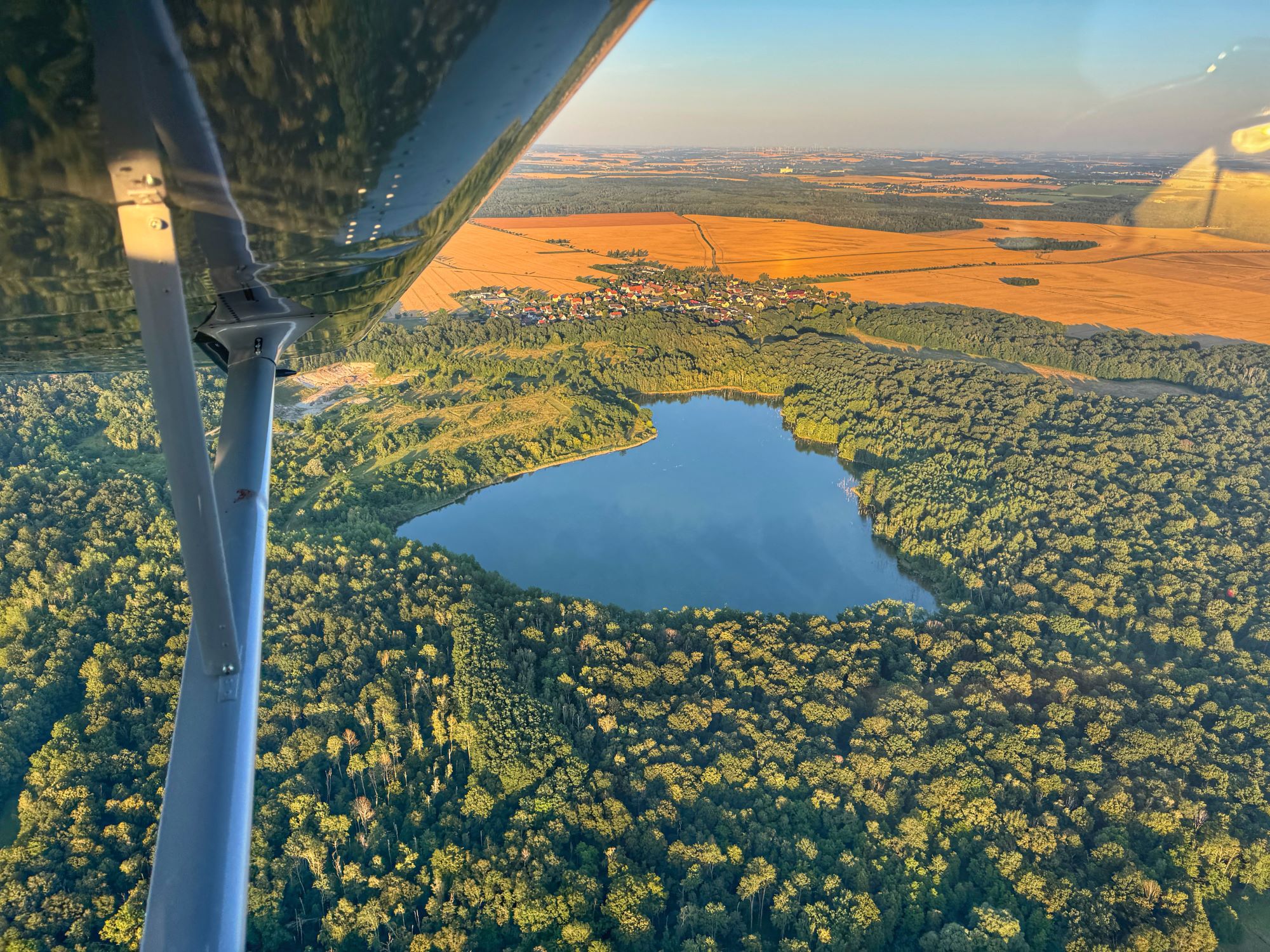 Rundflug mit dem Flugzeug 15 Minuten ab Flugplatz Taucha